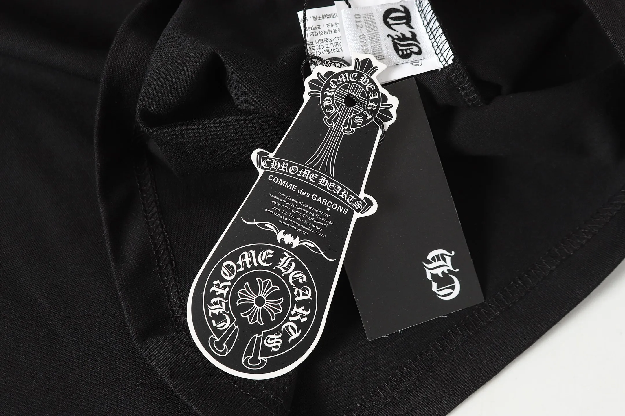 P160 Chrome Hearts CH Chrome Hearts Colorful Horseshoe Sanskrit Letter Printed Short Sleeve T-shirt Uses direct injection imported machine printing Hardware and accessories are milled and customized Correct configuration Black 2025 Chrome Hearts authentic packaging 260 grams of custom-dyed double yarn cotton Large version Loose and stylish Differentiated from low version slim and long version The upper body stretches the hips 100% commitment: top quality Not fast food The highest version on the market Top quality - different from the ordinary versions on the market If you care about quality, you should also respect the price. Absolutely 0 after-sales service and 0 return rate so far. It’s hard not to love the style - 260g double yarn cotton custom dyed fabric - Correct high-density main mark, washed tag, hand-sewn